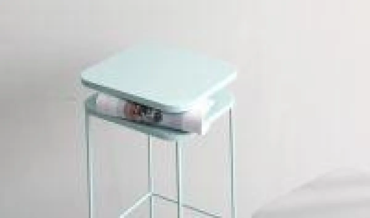 Fresh Taiwan: F (Float) Barstool von chihong