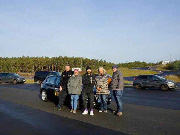 Bild: Füchse-Spieler Silvio Heinevetter trainiert mit Fans in Linthe