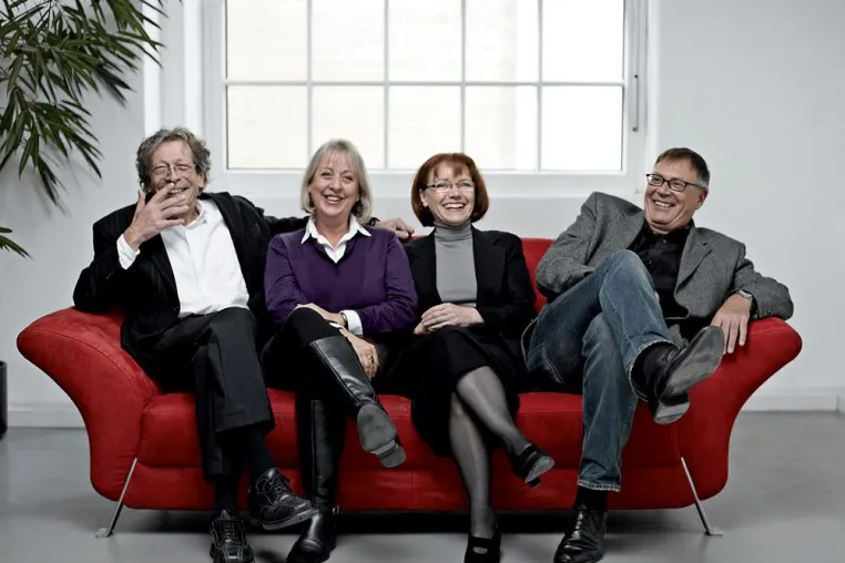 Zielgruppe 50+ - silverpool Stuttgart geht an den Start Bild: Zielgruppe 50+ - silverpool Stuttgart geht an den Start