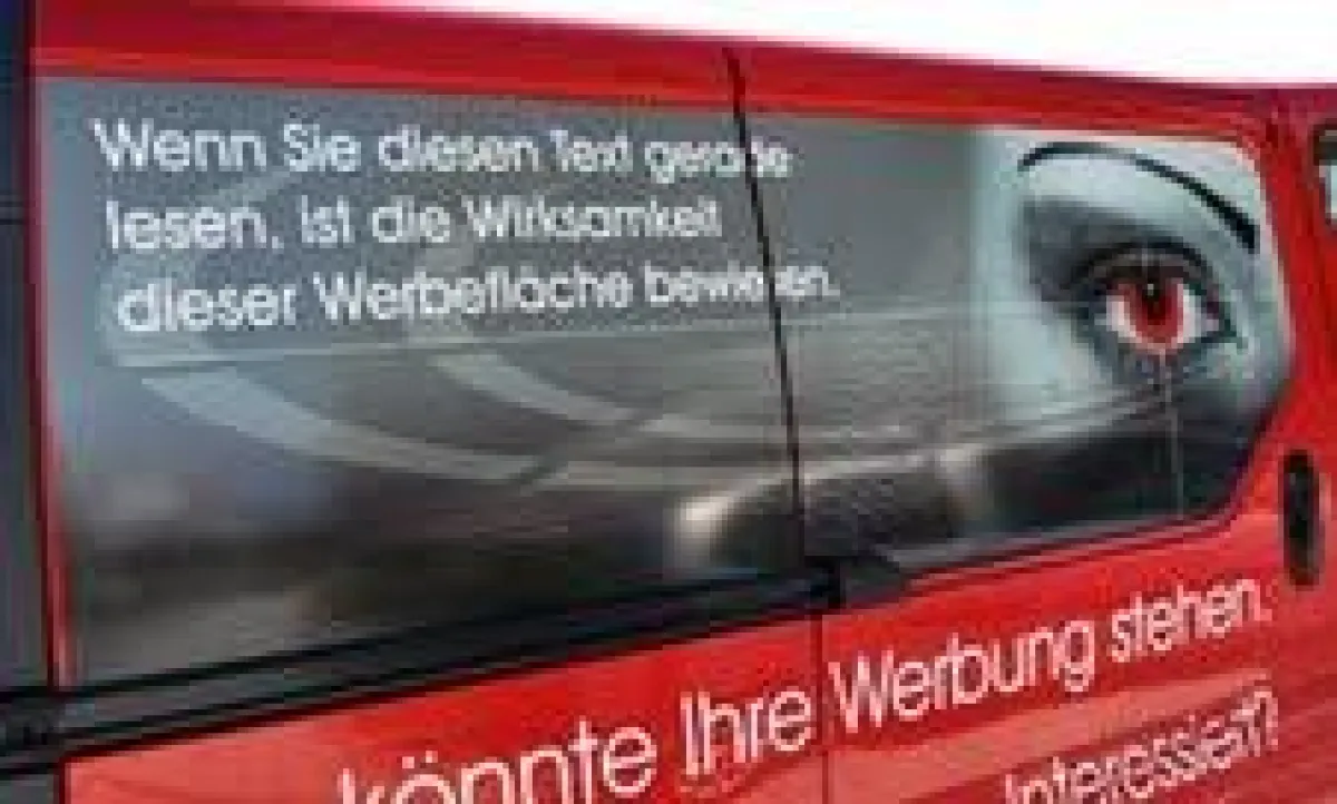 REDS - PEETZ GmbH - Postmobil mit Großfläche für Werbung