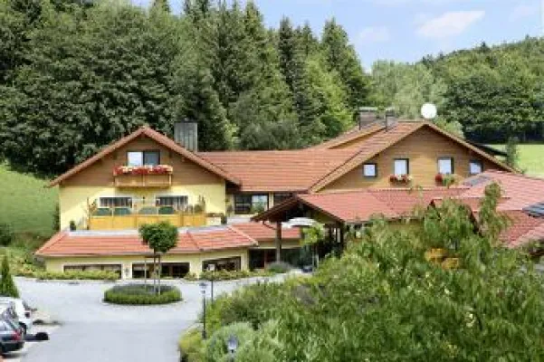 Bild: Wellnesshotel in Bayern im modernen Landhausstil