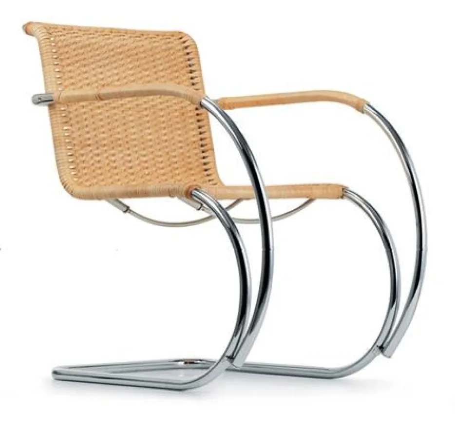 Über 70 Jahre alt und kein bisschen langweilig: „Hinterbeinlose“ Freischwinger – wie hier der MR 20 von Mies van der Rohe – sind eine deutsche Erfindung, die bis heute noch aktuell ist.