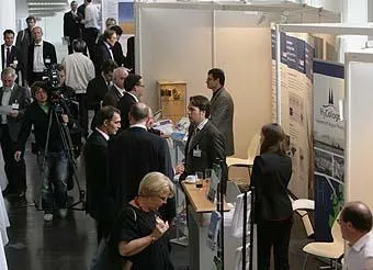 „f-cell“-Messe - Brennstoffzellen-Systeme gehen in die Produktion Bild: „f-cell“-Messe - Brennstoffzellen-Systeme gehen in die Produktion
