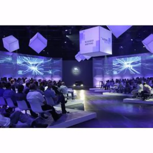 Mehr Drive – mehr Wert – mehr E-Motion – VOK DAMS inszeniert „Volkswagen myTIME“ Bild: Mehr Drive – mehr Wert – mehr E-Motion – VOK DAMS inszeniert „Volkswagen myTIME“