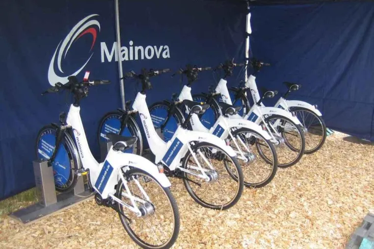 Bild: Erstes vollautomatisches E-Rad-Verleihsystem geht in Betrieb
