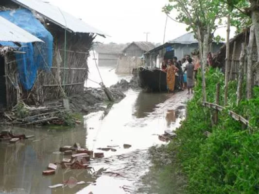 Bild: Liebenzeller Mission hilft nach Wirbelsturm in Bangladesch
