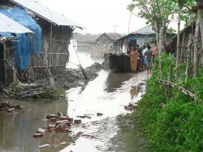 Liebenzeller Mission hilft nach Wirbelsturm in Bangladesch Bild: Liebenzeller Mission hilft nach Wirbelsturm in Bangladesch