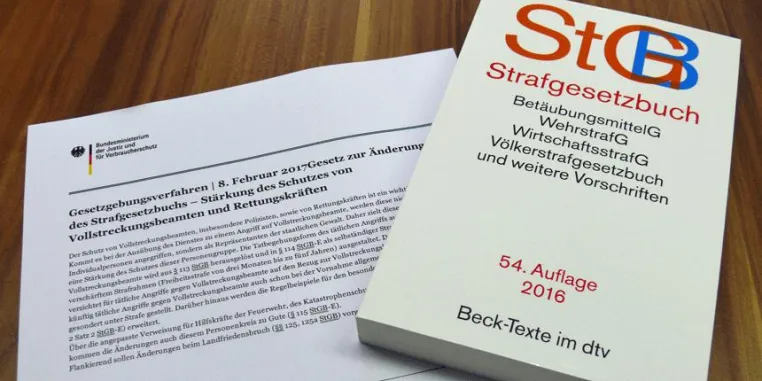 Gesetzentwurf: Besserer Schutz für Polizisten und Rettungskräfte geplant Bild: Gesetzentwurf: Besserer Schutz für Polizisten und Rettungskräfte geplant