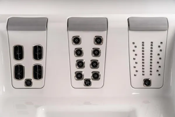 Whirlpools mit austauschbaren Massagedüsen - JetPak-Technologie von Villeroy & Boch Bild: Whirlpools mit austauschbaren Massagedüsen - JetPak-Technologie von Villeroy & Boch