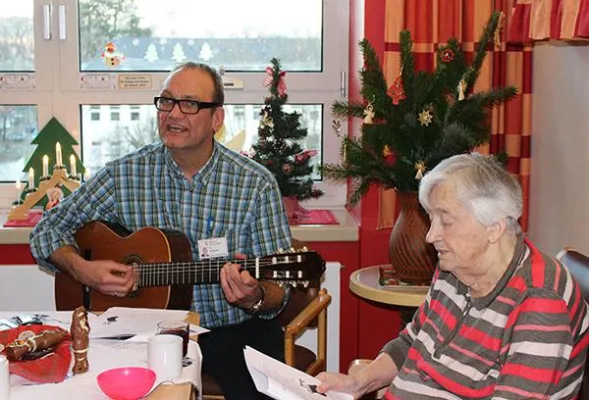 Bild: Weihnachtsfeier für an Demenz erkrankte und akut verwirrte Patienten