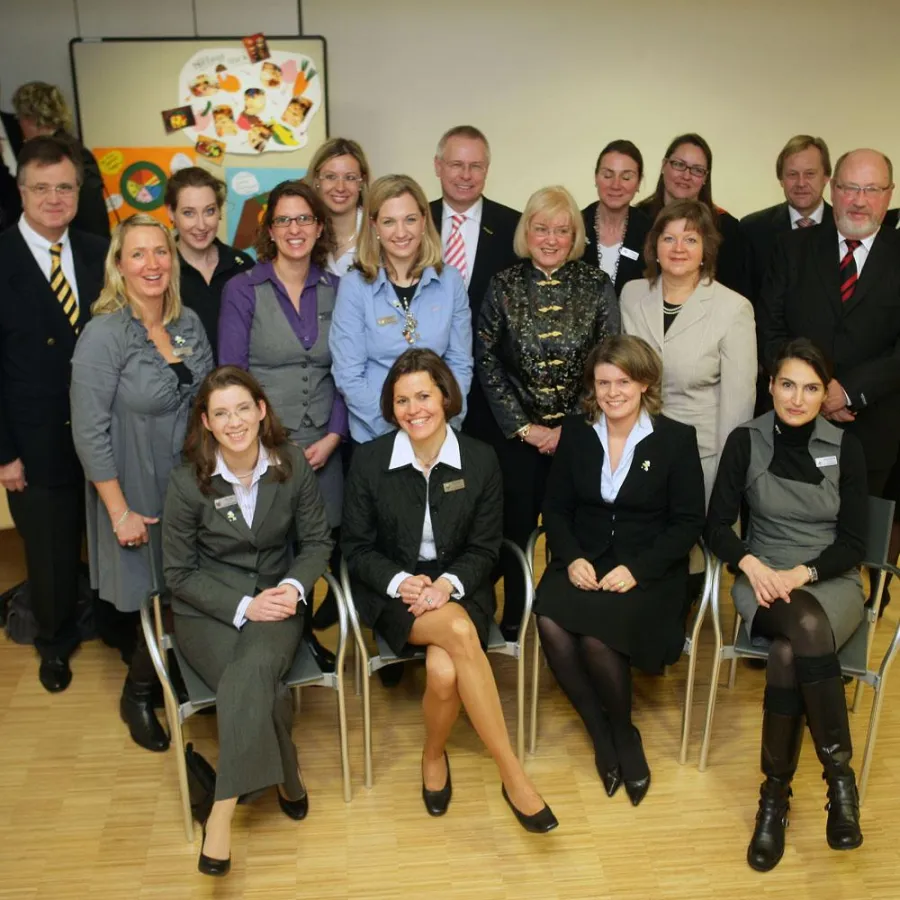 Der Ladies´ Circle Mönchengladbach, Oberbürgermeister Norbert Bude und Vorstandsvorsitzender der Volksbank Mönchengladbach Lothar Erbers