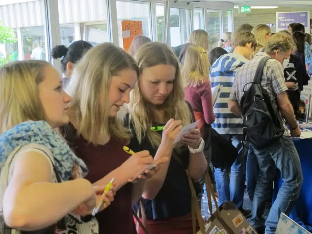 Bild: JugendBildungsmesse zu Auslandsaufenthalten in Osnabrück - Die Welt mit eigenen Augen sehen