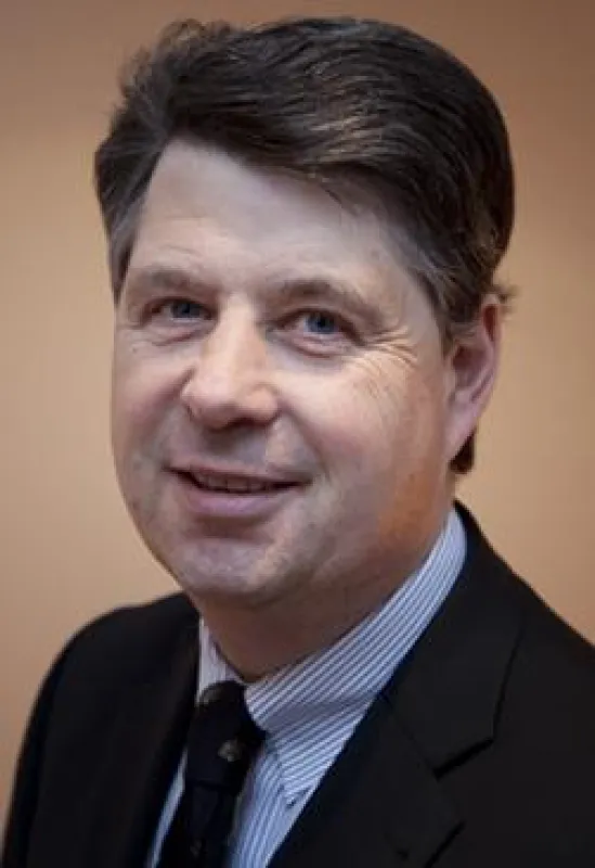 Hardy R. Voges verspricht den Gästen des Günnewig Hotel Stadtpalais in Köln Geschichte zum Anfassen.