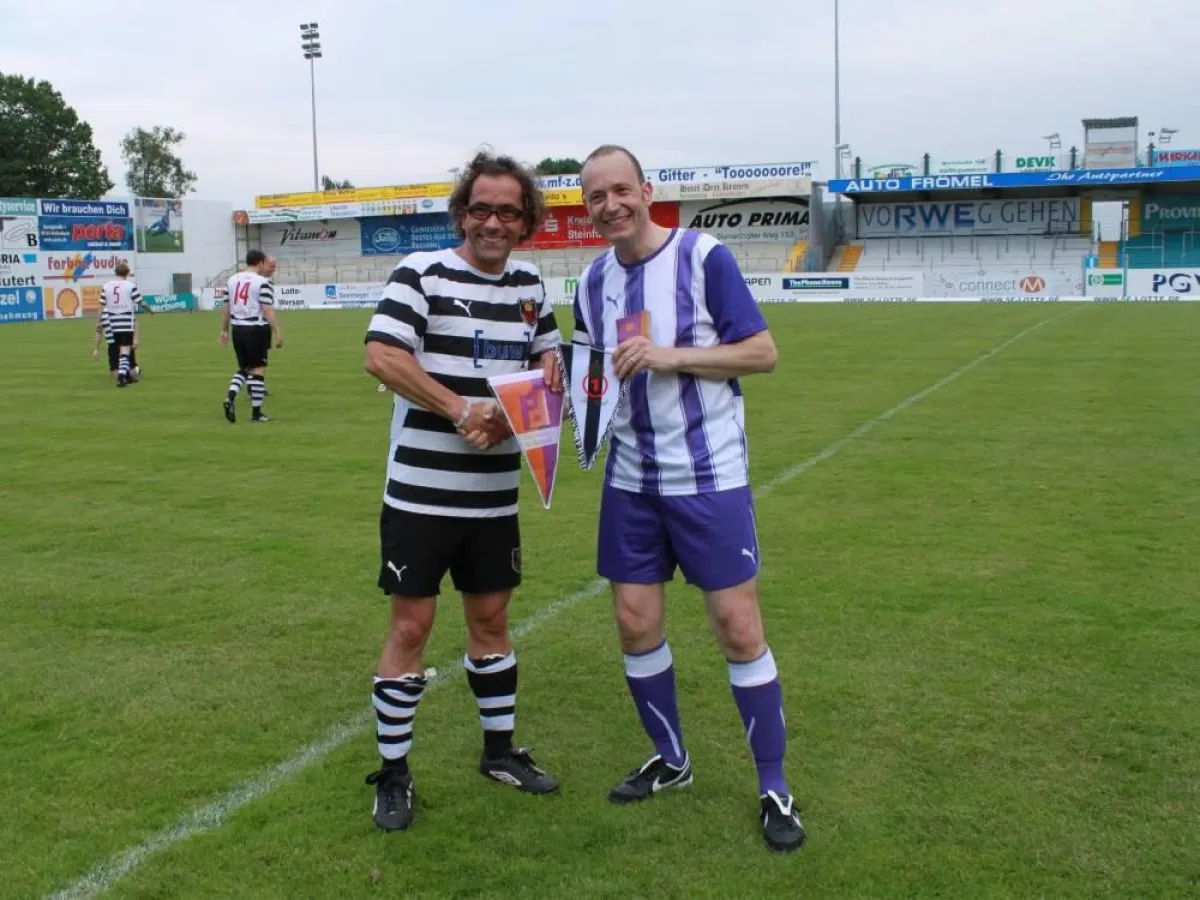 Jens Bormann (l.) und Arnulf Piepenbrock führten ihre Teams als Kapitäne aufs Feld.