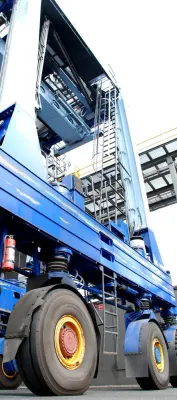 Neuer Spezialreifen für Portalhubwagen: Nokian HTS Straddle – solide Stabilität, extreme Verschleißfestigkeit Bild: Neuer Spezialreifen für Portalhubwagen: Nokian HTS Straddle – solide Stabilität, extreme Verschleißfestigkeit