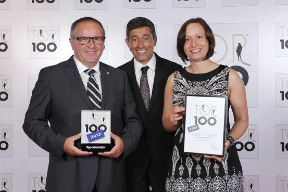 Ranga Yogeshwar überreicht Allweier Präzisionsteile den Innovationspreis TOP 100.