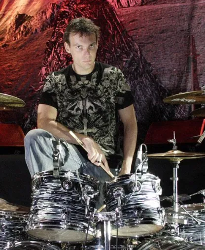 Bild: 2BOX welcomes Felix Bohnke von Edguy