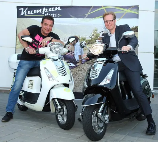 Linus düst mit „Fassbrauser“ im Retro-Chic durch Köln Bild: Linus düst mit „Fassbrauser“ im Retro-Chic durch Köln