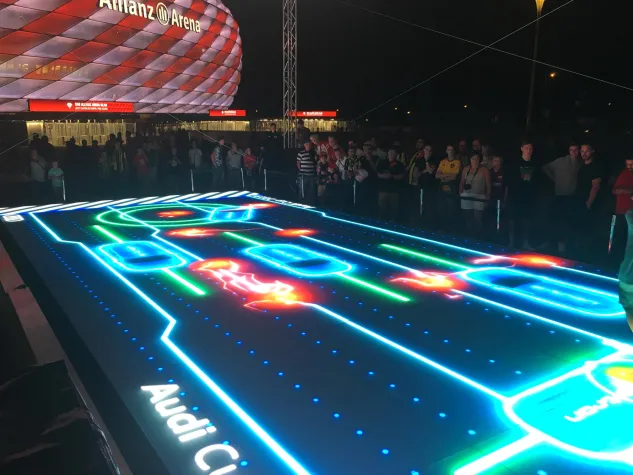 ASB GlassFloor verbindet beim Audi Cup 2019 Computertechnik mit physikalischer Welt Bild: ASB GlassFloor verbindet beim Audi Cup 2019 Computertechnik mit physikalischer Welt
