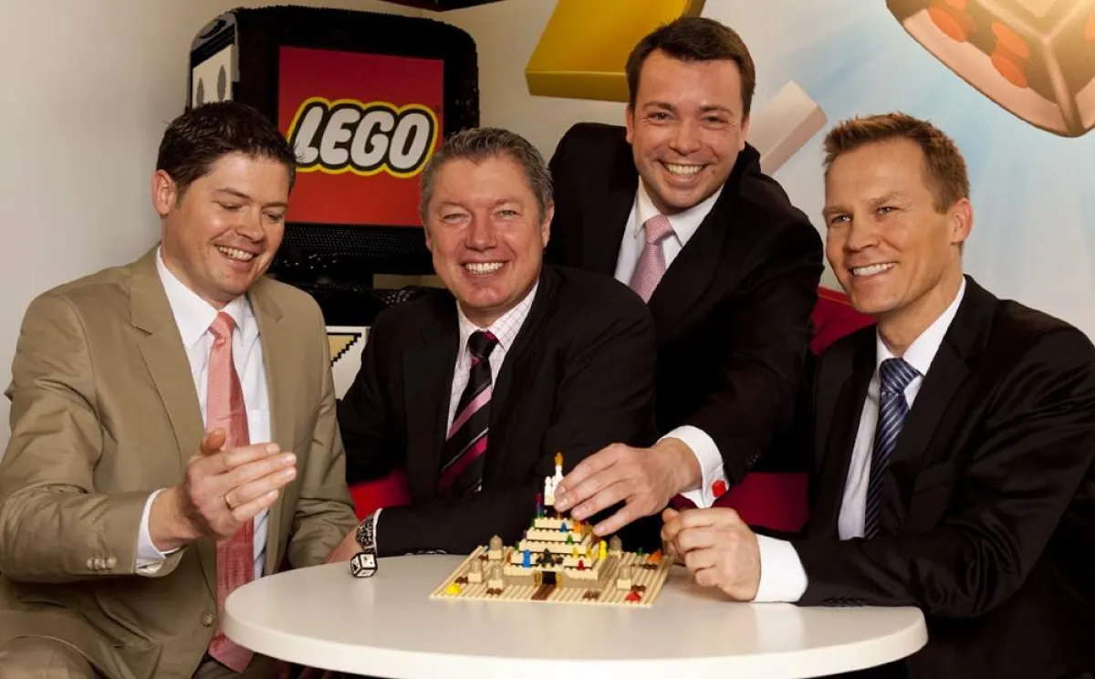 Die LEGO Central Europe Geschäftsleitung (v.l.n.r.) Wolfgang Pesta (Senior Director Operations), Christian Korbes (Vice President Marketing), Marcel Deveny (Vice President Sales) und Dirk Engehausen (