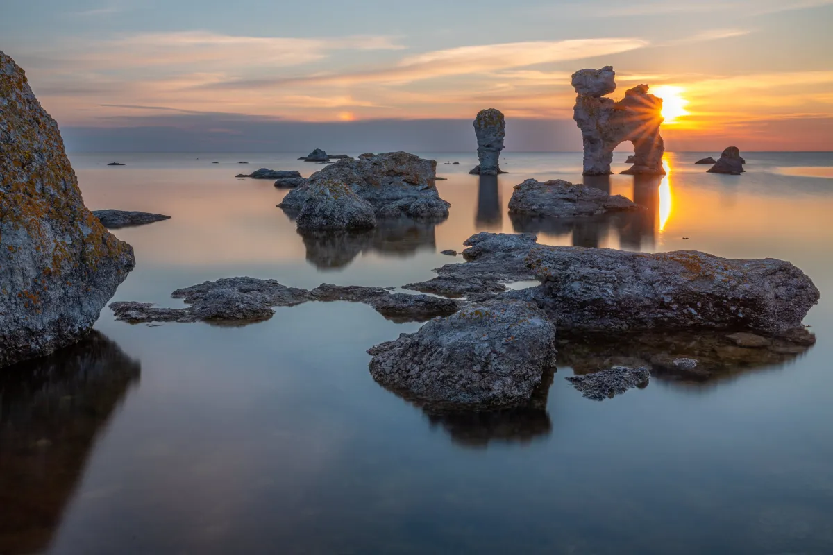 Raukarfelsen auf Gotland - richtig in Szene gesetzt (© Julien Pröpper)