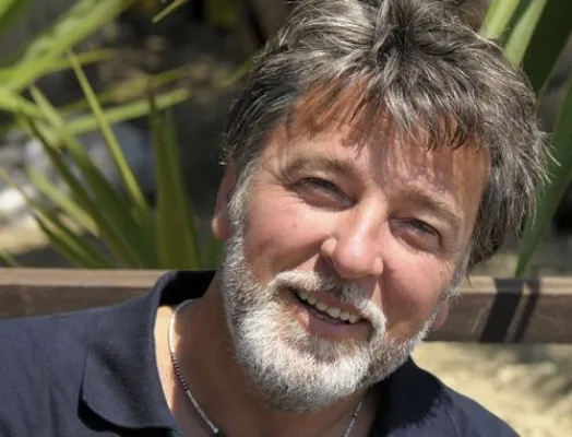 Bild: "Bedrohte Paradiese" mit Dr. Robert Hofrichter (Mare-Mundi) im WDR