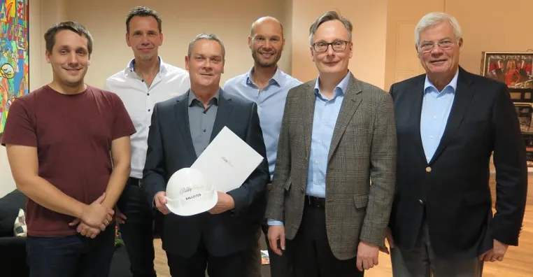 Die Fäden in der Hand - Produktionsleiter Peter Löffler ist seit 25 Jahren bei BALLY WULFF Bild: Die Fäden in der Hand - Produktionsleiter Peter Löffler ist seit 25 Jahren bei BALLY WULFF