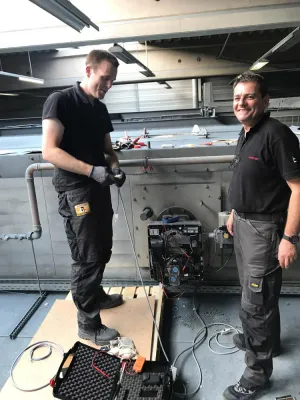 Bild: Als der Ofen aus war, waren Spezialisten gefragt