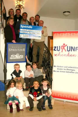 Bild: Nachhaltige Förderung - Weingut Spreitzer unterstützt Stiftung „Zukunft schenken“ Jean-Dominique Risch