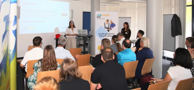 Bild: Neue Ideen statt alter Sorgen: AZUWA bringt Bewegung ins Ausbildungsmarketing