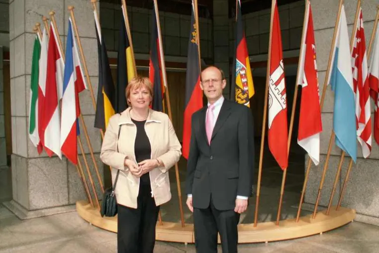 Bild: Abgeordnete der Region Mittelrhein zu Besuch beim Koblenzer Bundesamt für Informationsmanagement und Informationstechnik der Bundeswehr (IT-AmtBw)