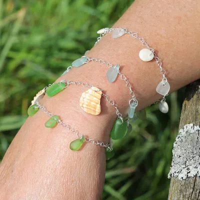 Bild: Individueller Schmuck und Kunst aus Strandgut