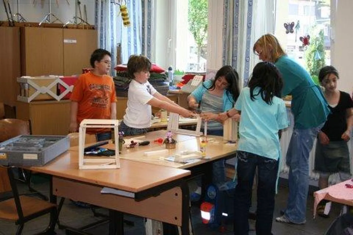 Kinder bei der Arbeit mit KiTec