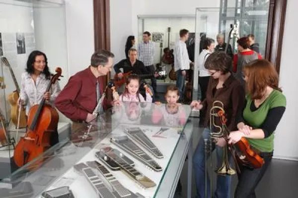 Bild: Erlebniswelt Musikinstrumentenbau® Vogtland ist ausgewählter Ort 2011 bei „Deutschland - Land der Ideen“