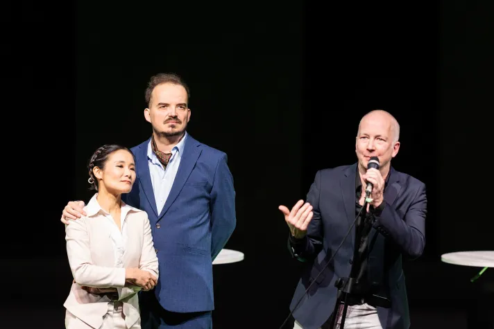 Bild: Das Lebewohl - Wolken. Heim – Und dann nach Hause (von Elfriede Jelinek)