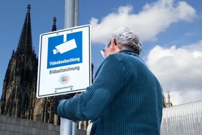 Videoüberwachungsschilder installiert Bild: Videoüberwachungsschilder installiert