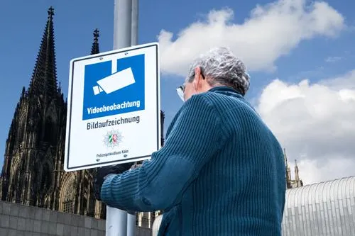 Videoüberwachungsschilder installiert Bild: Videoüberwachungsschilder installiert