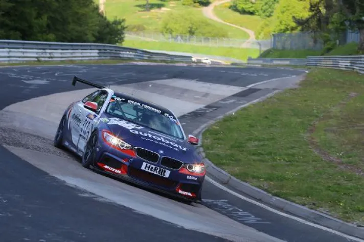 Bild: KONSTANTE PREMIERENFAHRT DES BMW 428I