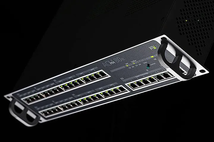 Bild: Neu: Der leichte, stromsparende Zutrittskontrollmanager INTUS ACM80e schont die Ressourcen.