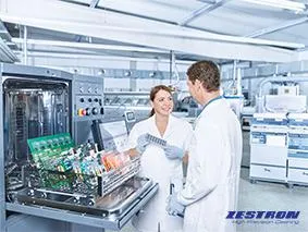 Bild: Reinigungsmaschinen & pH-neutrale Reiniger – Weltneuheiten bei ZESTRON