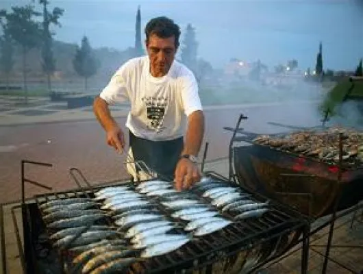 Bild: Auftakt zum alljährlichen Sardinenfestival an der Algarve/Portugal