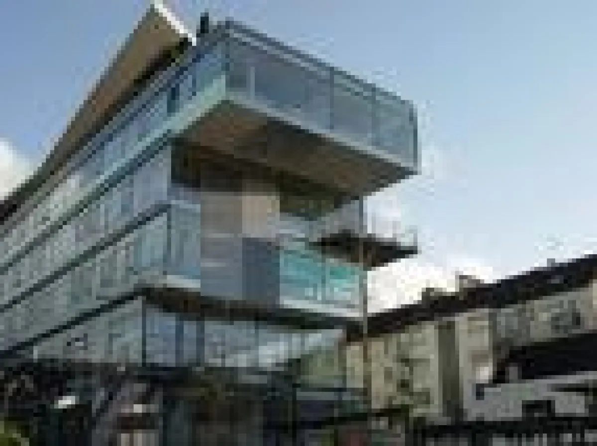 Die McZahn AG ist jetzt mit 10 Praxen am Markt, die Krefelder Praxis besteht seit einem Jahr