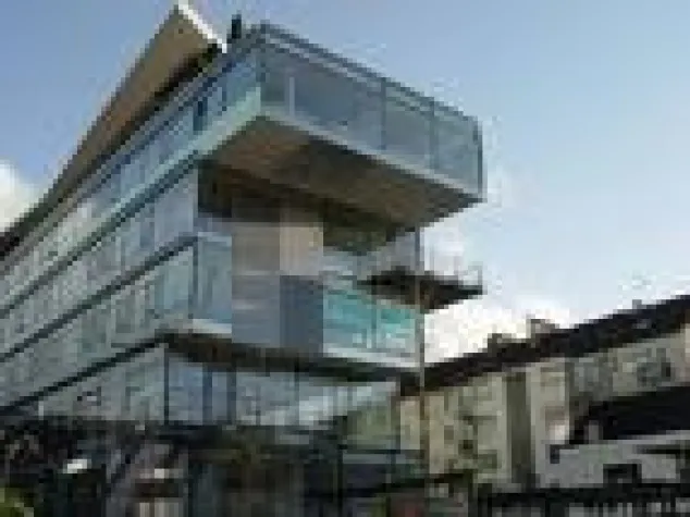 Bild: McZahn bietet den Zahnersatz zum Nulltarif in zehn Praxen an