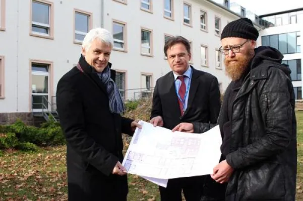 Bild: Erster Spatenstich zum Um- und Anbau der Psychiatrischen Intensivstation