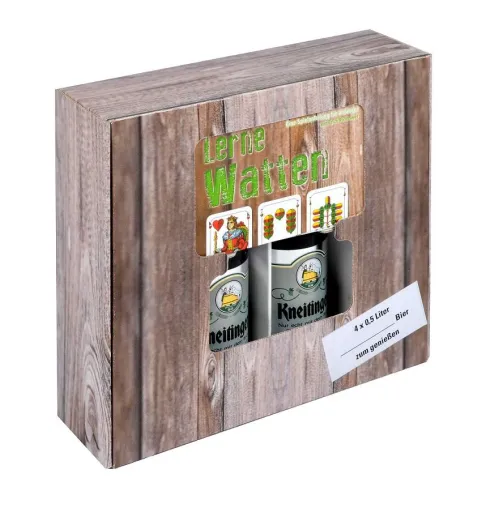 Das neue Geschenk rund ums Bier in Bayern: Erich Rohrmayer präsentiert das Set „Watten & Bier“ Bild: Das neue Geschenk rund ums Bier in Bayern: Erich Rohrmayer präsentiert das Set „Watten & Bier“