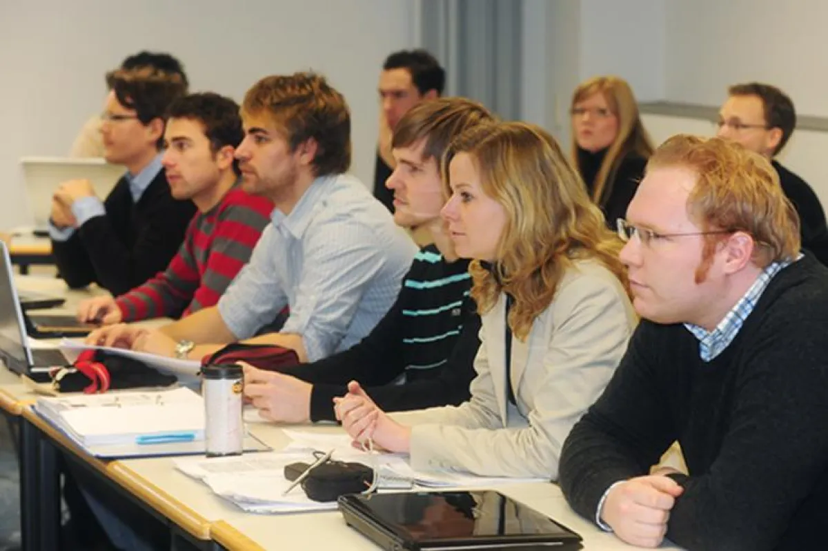 Studenten an der Handelshochschule Leipzig (HHL)