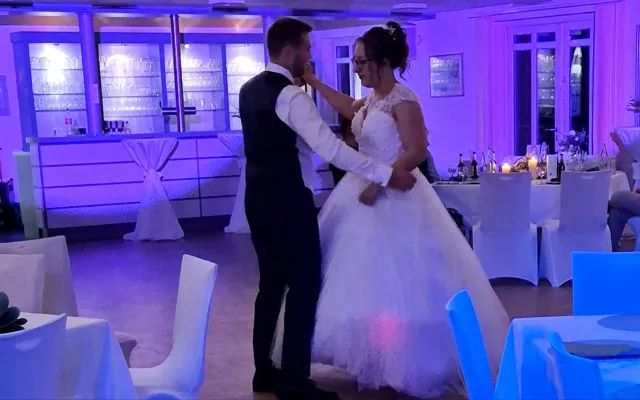 Die Hochzeitsplanung zum Jahresstart 2026 Viele Heiratsanträge rund um Weihnachten und Silvester Bild: Die Hochzeitsplanung zum Jahresstart 2026 Viele Heiratsanträge rund um Weihnachten und Silvester