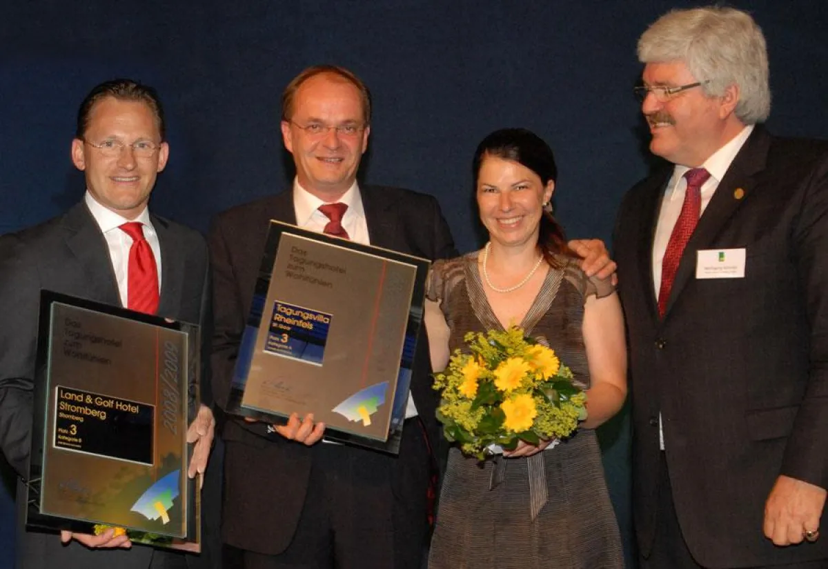 Direktor Andreas Kellerer (Land & Golfhotel Stromberg), Inhaber Gerd und Petra Ripp (Romantik Hotel Schloss Rheinfels), Wolfgang Schmitz (Herausgeber Top Hotel)