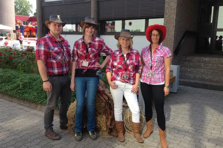 Bild: Ponys, Rodeo-Reiten und Barbecue bei Schweitzer in Nörten-Hardenberg