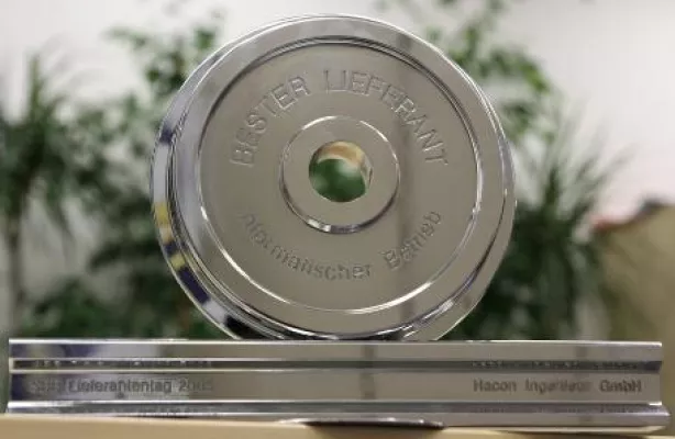 Bild: Schweizerische Bundesbahnen verleihen SBB Lieferanten-Award 2009 an Softwarehaus HaCon